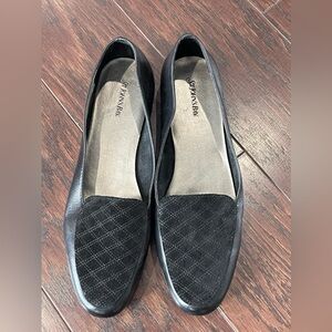 st john's bay black leather slip on loafers shoes size 9M